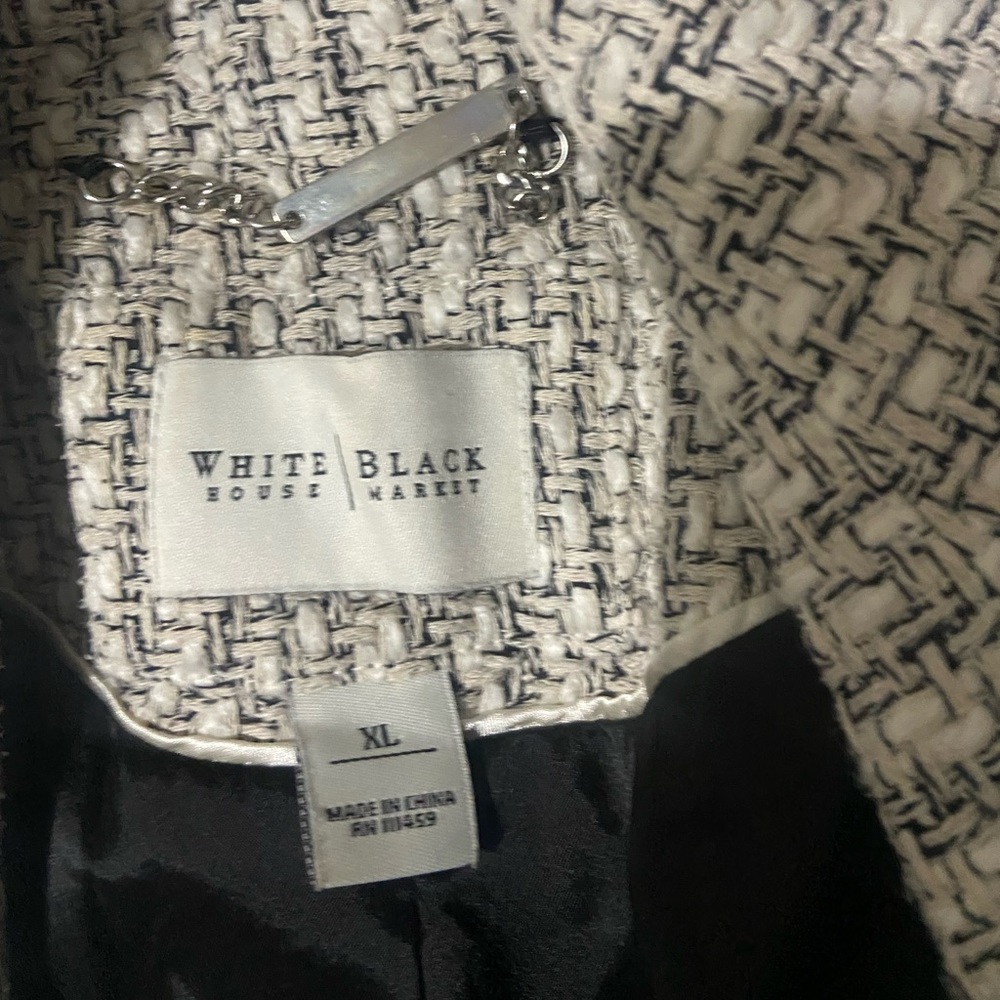 White House Black Market Coat - Picture 5 of 5